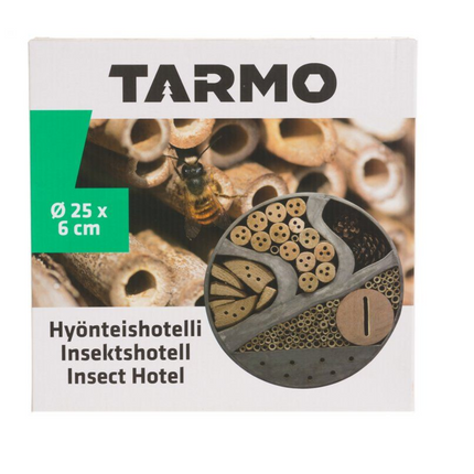 Tarmo Insektshotell, rundt