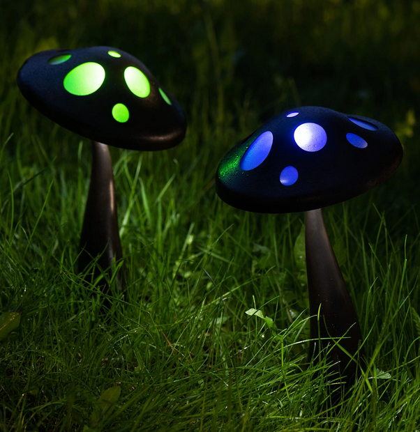 Tarmo Solcelledrevet hagelampe med jordspyd Mushroom