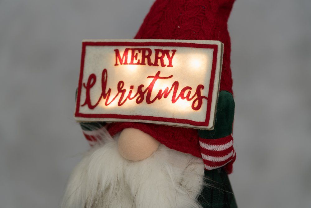 Winteria Julenisse med LED-skilt:  Merry Christmas 47 cm